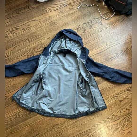 Arc'teryx  Beta SL Jacket - Women's - Picture 9 of 10